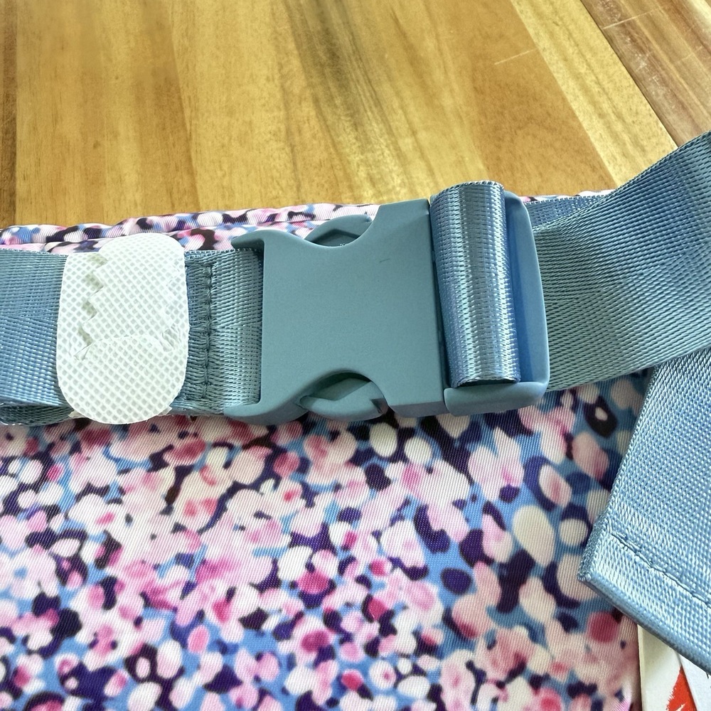 Wildfox Multi-Pocket Fanny Pack Belt Bag Crossbody Sling Confetti Y2K Athleisure - Picture 13 of 16